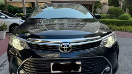 2018 Toyota Camry Black 2.5 V well maintained 