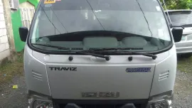 Isuzu traviz dual ac 