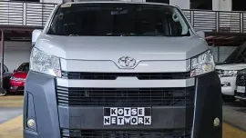 2020 Toyota Hi-ace Commuter Deluxe M/t 