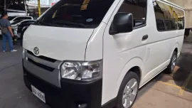 2022 Hiace Commuter 3.0L Diesel Manual 