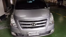 2016 Hyundai Starex  2.5 CRDi GLS 5 AT(Diesel Swivel) for sale