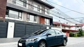 Selling used Blue 2017 Toyota Corolla Sedan by trusted seller