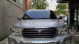 HOT!!! 2013 Toyota Land Cruiser V8 for sale at affordable price