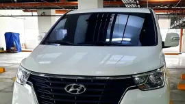 White 2020 Hyundai Grand Starex (Facelifted) 2.5 CRDi GLS AT (with Swivel)  for sale