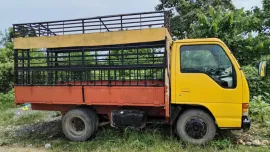 Second hand 2017 Isuzu Elf  for sale in good condition