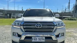 HOT!!! 2015 Toyota Land Cruiser 200 VX V8 for sale at affordable price