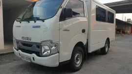 Sell 2024 Isuzu Traviz 2.5L L in White