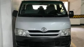 Well kept 2009 Toyota Hiace  GL Grandia M/T for sale