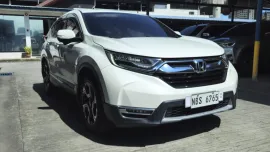 Selling  White 2018 Honda CR-V SUV / Crossover by trusted seller