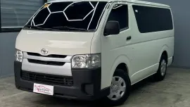 2022 Toyota Hiace Commuter
