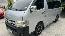 TOYOTA HIACE COMMUTER 2013 M/T