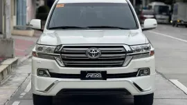 HOT!!! 2018 Toyota Land Cruiser 200 VX Premium for sale at affordable price! 