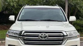 HOT!!! 2019 Toyota Land Cruiser 200 Premium Variant for sale at affordable price!