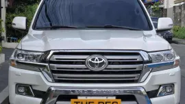 HOT!!! 2017 Toyota Land Cruiser LC200 Standard for sale at affordable price! 
