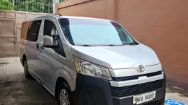 2023 Toyota Hiace Commuter Deluxe 2.8 MT DSL