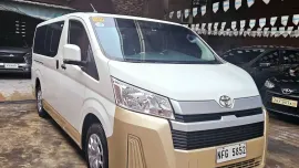 2022 Toyota Hiace Commuter Deluxe 2.8 MT DSL
