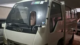Isuzu White NHR 2007