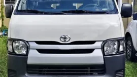 2018 TOYOTA HIACE COMMUTER MT