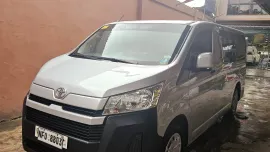 2023 Toyota Hiace Commuter Deluxe 2.8 Manual DSL