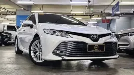 2020 Toyota Camry 2.5L V White Pearl CVT AT | With Warranty by Ugarte Cars Manila