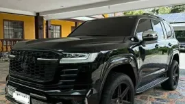 HOT!!! 2022 Toyota Land Cruiser LC300 ZX Level 6 Bulletproof for sale at affordable price! 