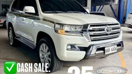 2017 TOYOTA LAND CRUISER 200 VX V8 PREMIUM A/T.🚙
