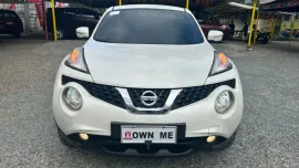 Selling used 2017 Nissan Juke  1.6 Upper CVT in Pearlwhite
