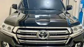 TOYOTA LAND CRUISER PREMIUM 2020 model Top of the line 