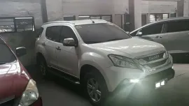 Selling used 2016 Isuzu mu-X  3.0L LS-A 4x2 AT in Pearlwhite