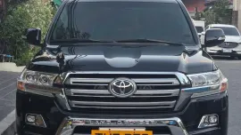 HOT!!! 2019 Toyota Land Cruiser LC200 Premium for sale at affordable price! 