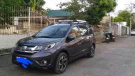 One owner, no accident like new. Please add me on messenger