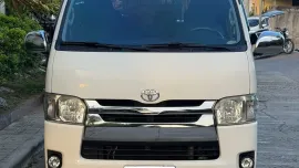 HOT!!! 2015 Toyota Hiace Commuter Loaded for sale at affordable price! 