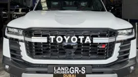 Brand New 2026 Toyota Land Cruiser 300 GR Sport Hybrid Dubai Version HEV LC300 LC 300