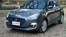 Selling Black 2021 Suzuki Swift  GL CVT