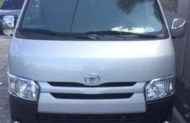 For assume toyota hiace commuter