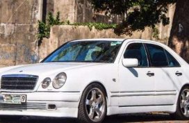 Mercedes Benz E240 sedan avantgarde trade swap suv bmw Rush w210 ck