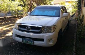2010 model toyota hilux J