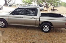 Mitsubishi l200 endeavor model 2000