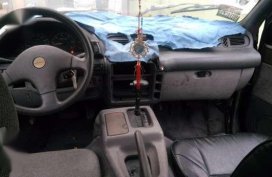 2 Nissan Serena Vans