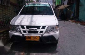 2013 Isuzu Crosswind XT (uv express)