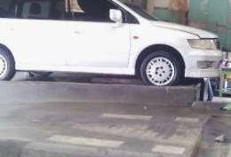 Mitsubishi Grandis 2000