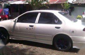 Nissan Sentra AT White For Sale
