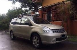 Nissan Grand Livina Elegance MT 2010