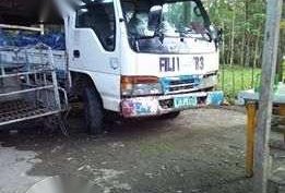Isuzu Elf that can still be used 4jg2 engine