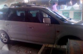 Mitsubishi Grandis 2000 MT White For Sale