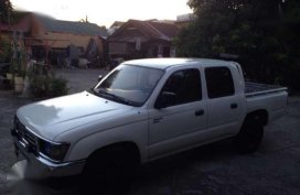 1999 Toyota Hilux 4x2 MT White For Sale