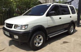 Isuzu Crosswind Xuv 2003 White AT 