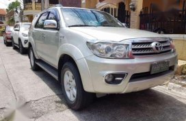 Rush Sale 2009 Toyota Fortuner G 2.7L