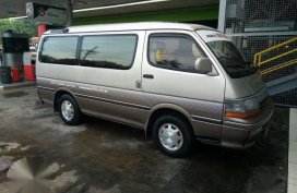 Toyota hi ace super costom. Matic