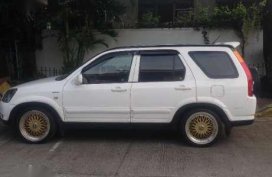 Selling crv gen 2 03 model